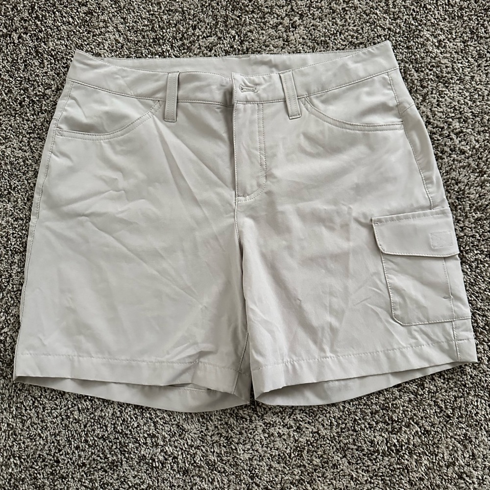Eddie Bauer. Women’s shorts size 8